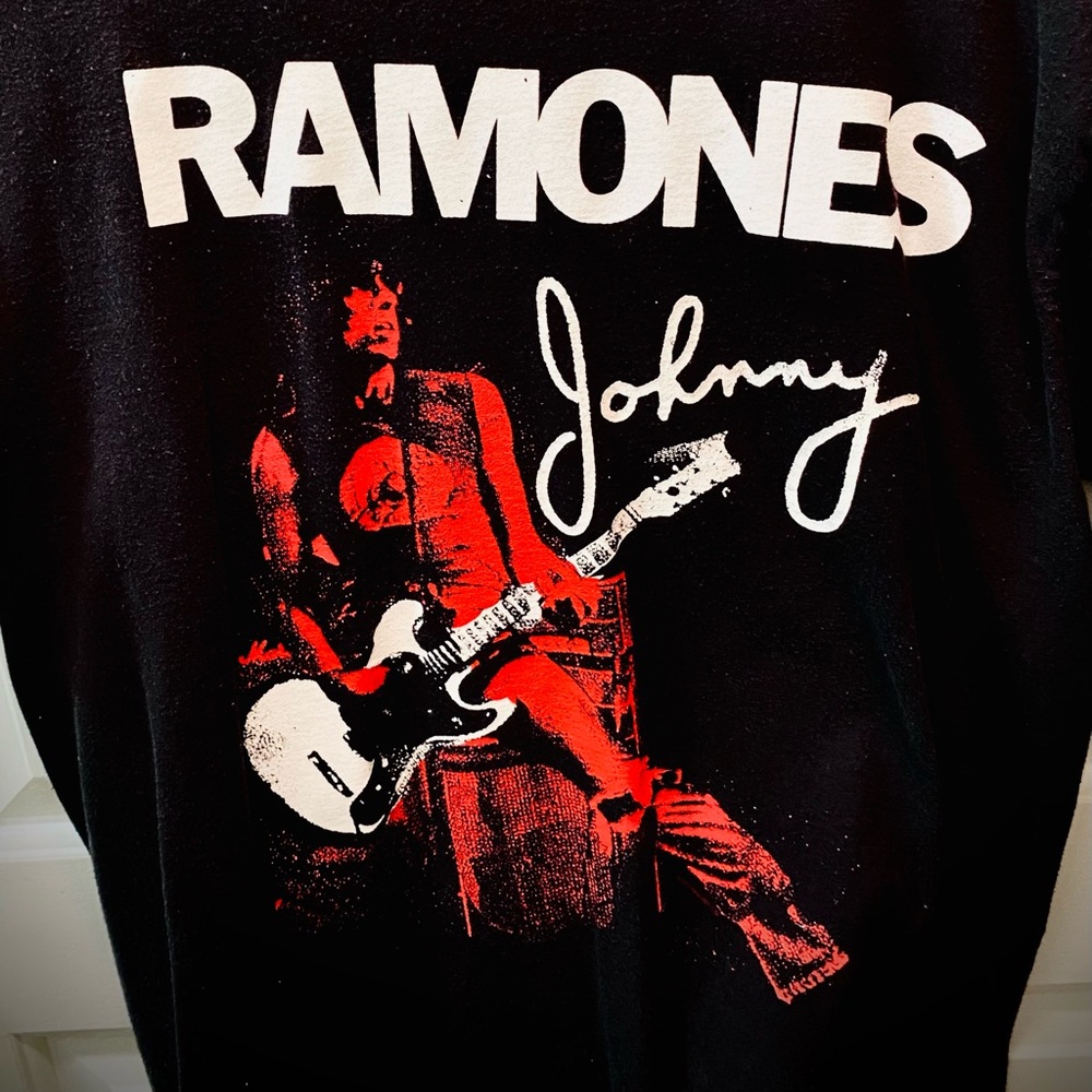 Johnny Ramone Size Large 1234 T-Shirt Short Sleeve